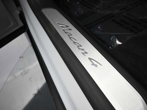 New 2026 Porsche Macan 4 Electric image 19