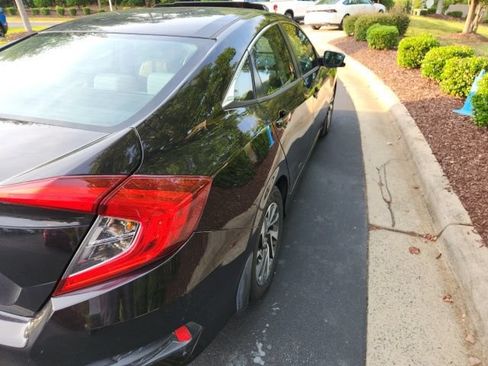 Used 2016 Honda Civic EX image 5