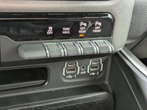 Used 2021 RAM 1500 Big Horn AWD/4WD image 29