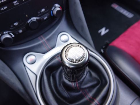 Used 2018 Nissan 370Z NISMO image 9