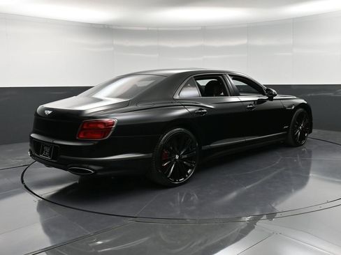 Used 2024 Bentley Flying Spur W12 image 8
