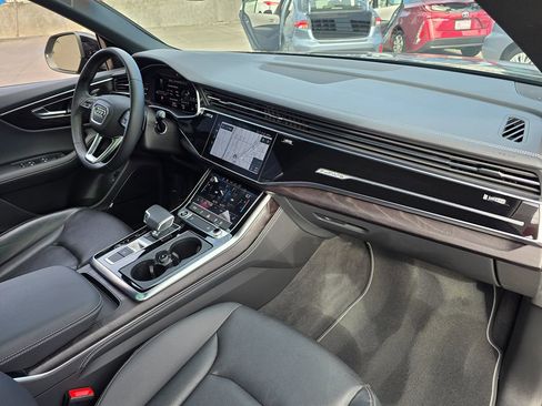 Used 2023 Audi Q8 Premium Plus image 15