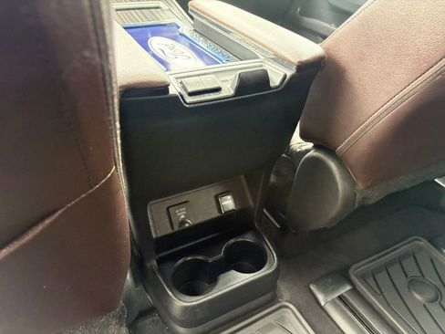Used 2022 Toyota Sienna Platinum AWD/4WD image 18