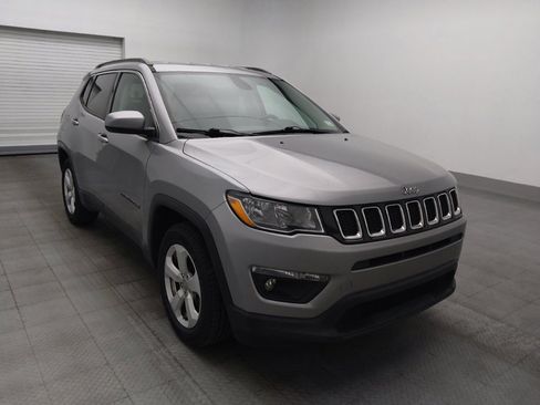 Used 2018 Jeep Compass Latitude FWD image 13