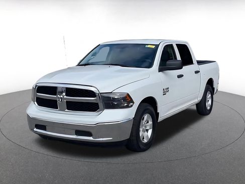 Used 2022 RAM 1500 Classic SLT image 4