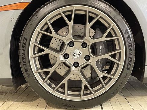 Used 2025 Porsche 911 Carrera image 13