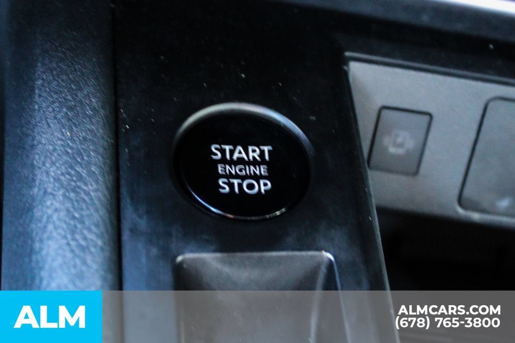 Used 2025 Nissan Kicks SV FWD image 20