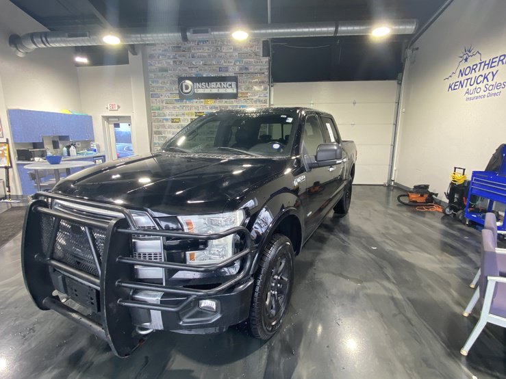 Used 2016 Ford F150 Platinum w/ Equipment Group 701A Luxury AWD/4WD image 3