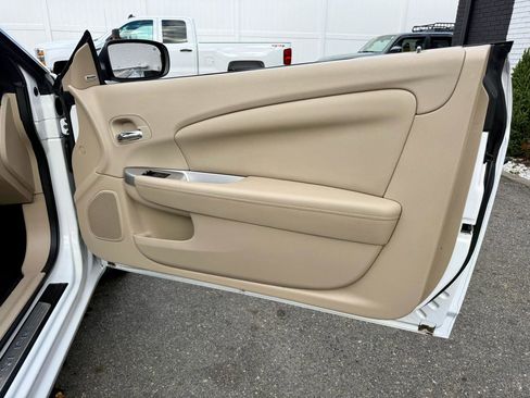 Used 2011 Chrysler 200 Limited FWD image 36