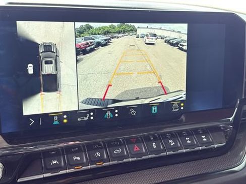 Used 2022 Chevrolet Silverado 1500 ZR2 w/ Technology Package AWD/4WD image 16