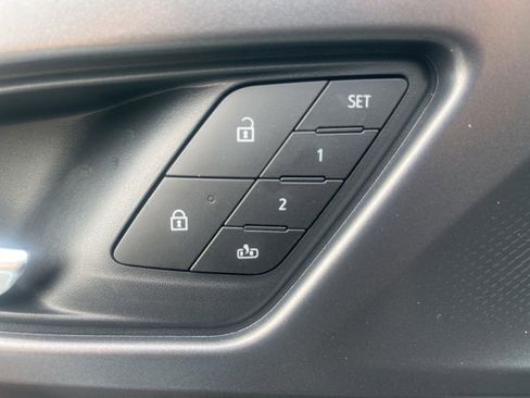 New 2025 Chevrolet Equinox EV RS w/ Convenience Package II image 8