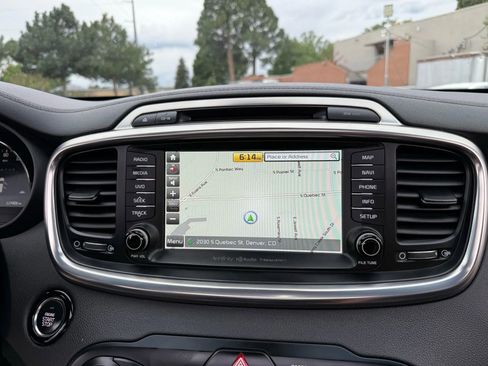 Used 2017 Kia Sorento SX image 30