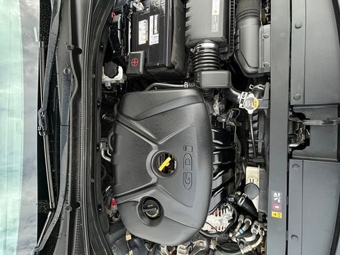 Used 2018 Hyundai Elantra GT image 11