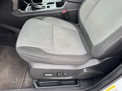 Used 2018 Ford Escape SE image 14