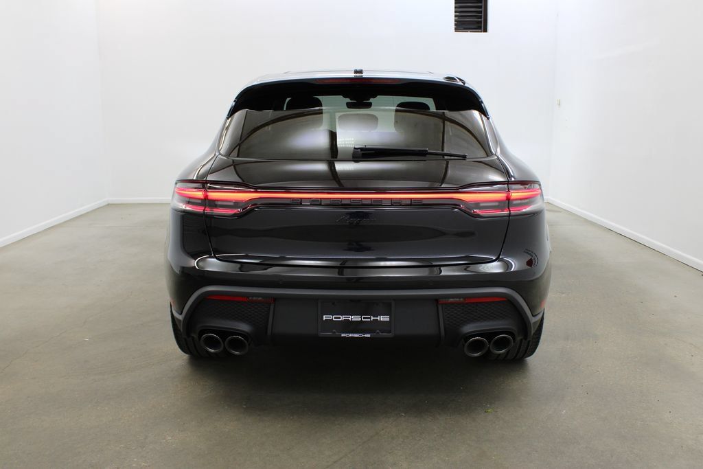 Certified 2025 Porsche Macan AWD/4WD image 5