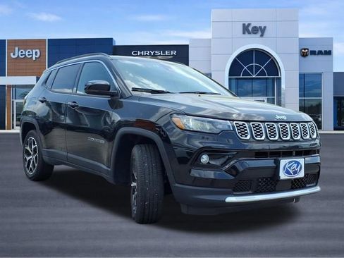 Used 2025 Jeep Compass Limited AWD/4WD image 7