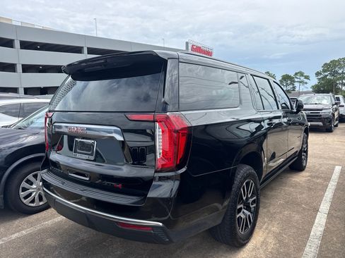 Used 2024 GMC Yukon XL AT4 w/ Technology Package AWD/4WD image 6