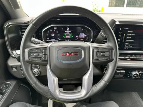 Used 2025 GMC Sierra 1500 SLT AWD/4WD image 21