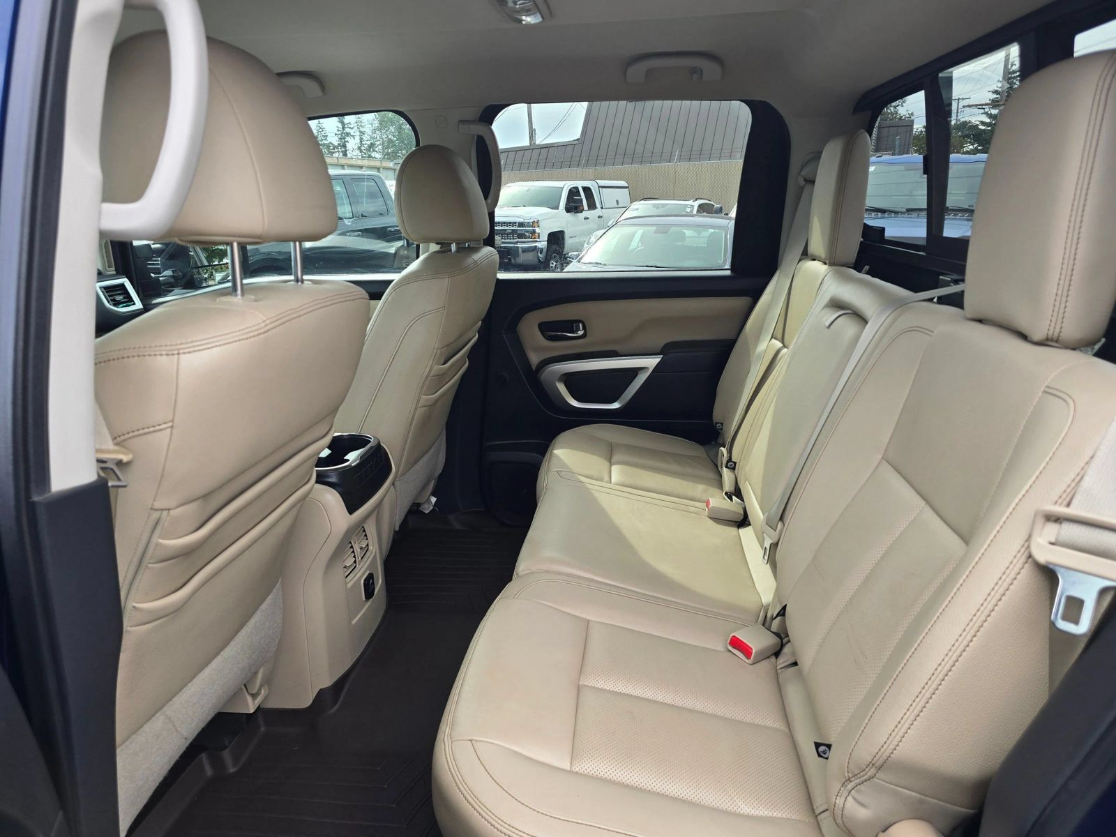 Used 2016 Nissan Titan SL AWD/4WD image 17