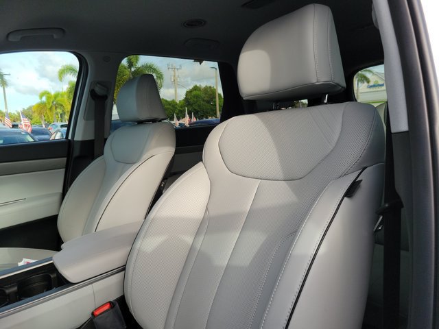 Certified 2025 Hyundai Palisade SEL FWD image 16