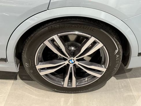 Used 2026 BMW X7 xDrive40i w/ M Sport Package image 11