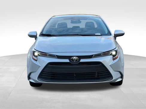 Used 2025 Toyota Corolla LE image 8