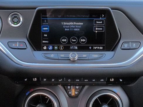 Used 2020 Chevrolet Blazer LT image 17