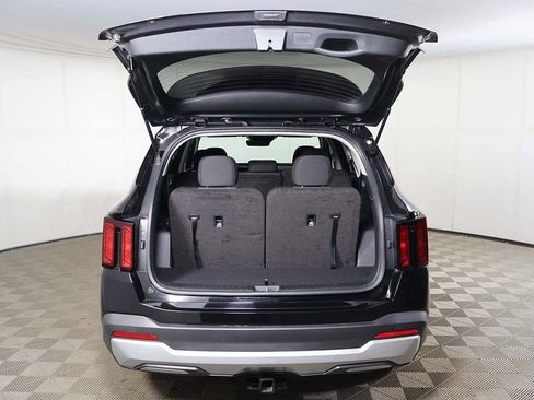 Used 2025 Kia Sorento LX FWD image 13