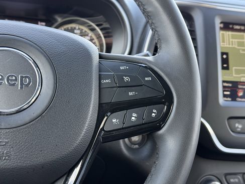 Used 2023 Jeep Cherokee Altitude Lux image 27