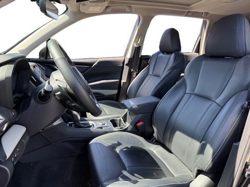 Used 2022 Subaru Forester Limited w/ Popular Package #3 image 9