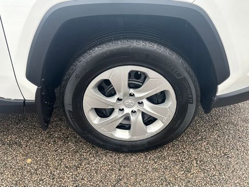 Used 2023 Toyota RAV4 LE image 40