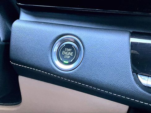 Used 2021 Cadillac Escalade Premium Luxury w/ LPO, Illumination Package AWD/4WD image 29