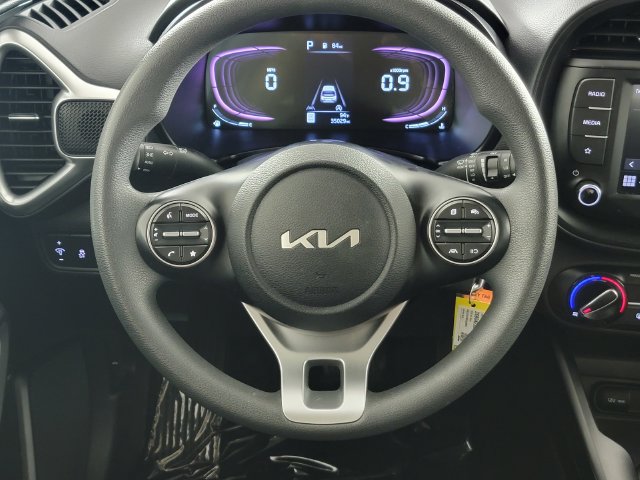 Used 2025 Kia Soul LX w/ LX Technology Package FWD image 24