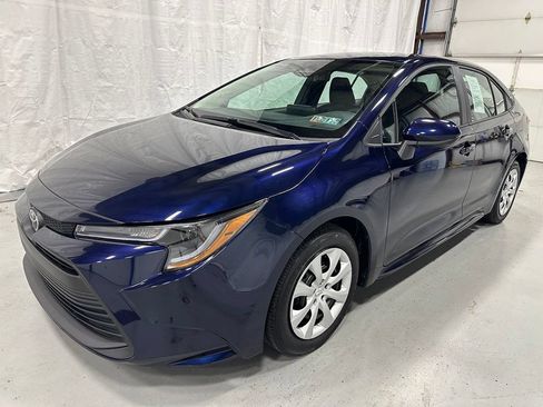 Used 2026 Toyota Corolla LE FWD image 3