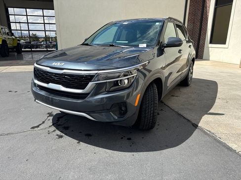 Used 2022 Kia Seltos EX AWD/4WD image 4