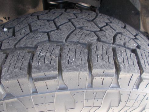 Used 2015 Toyota Tacoma 4x4 Double Cab w/ SR5 Package image 12