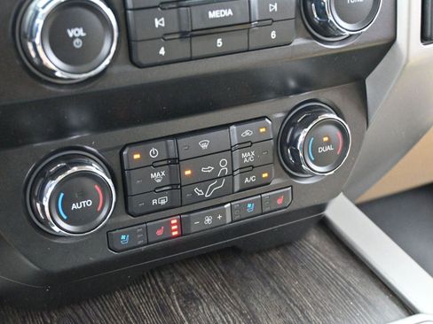 Used 2021 Ford F250 Lariat w/ Lariat Ultimate Package AWD/4WD image 24