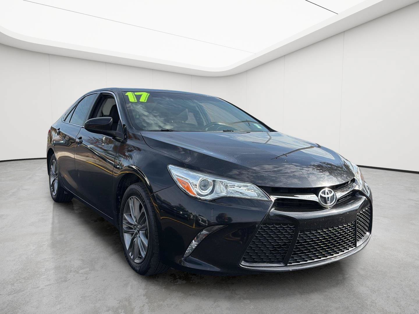 Used 2017 Toyota Camry SE FWD image 34