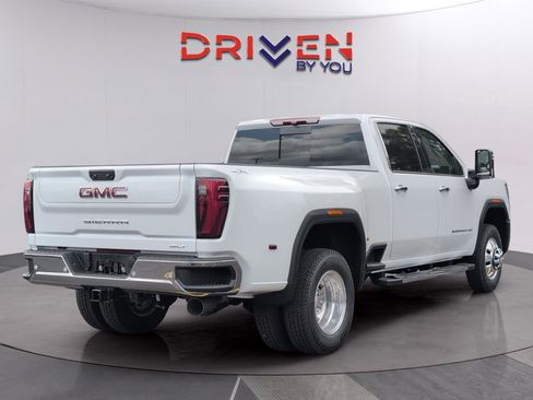 New 2026 GMC Sierra 3500 SLT w/ SLT Premium Package AWD/4WD image 4