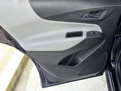Used 2020 Chevrolet Equinox LS w/ LS Convenience Package FWD image 29