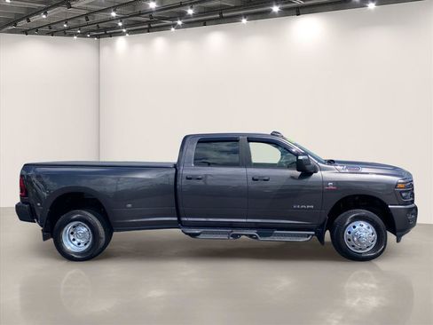 Used 2025 RAM 3500 Big Horn AWD/4WD image 8