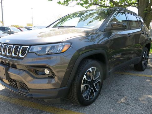 Used 2024 Jeep Compass Limited AWD/4WD image 2