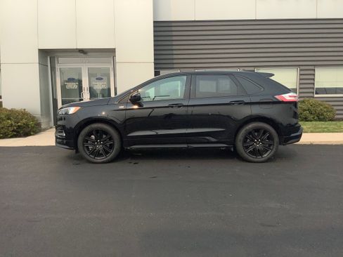 Used 2024 Ford Edge ST-Line w/ Cargo Accessory Package AWD/4WD image 2