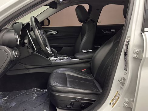 Used 2021 Alfa Romeo Giulia Sprint w/ Sun & Sound Package image 15