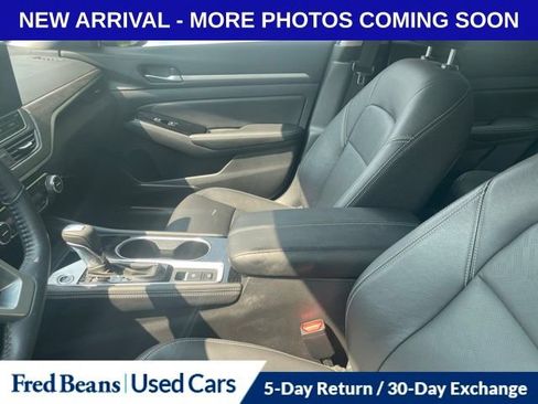 Used 2025 Nissan Altima 2.5 SL FWD image 11