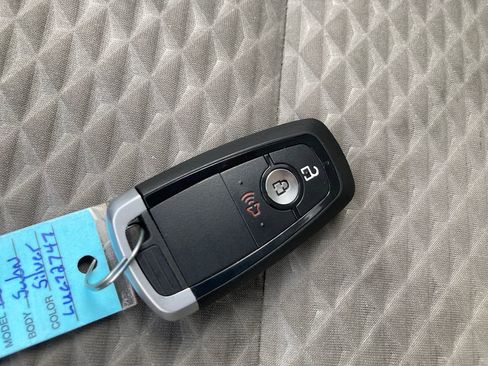 Used 2020 Ford Escape SE image 33