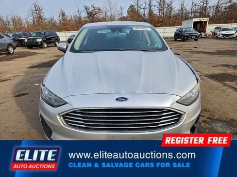 Used 2019 Ford Fusion SE image 9
