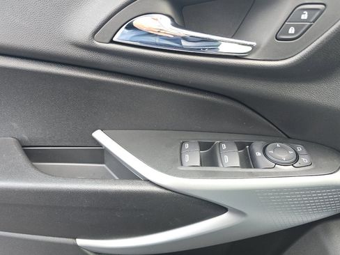 New 2026 Chevrolet Trax LS image 9