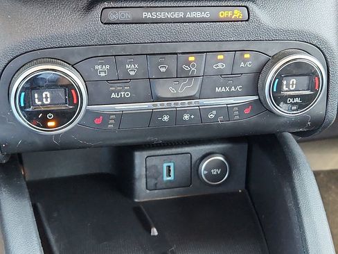 Used 2020 Ford Escape Titanium AWD/4WD image 15