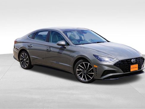 Used 2023 Hyundai Sonata Limited FWD image 1